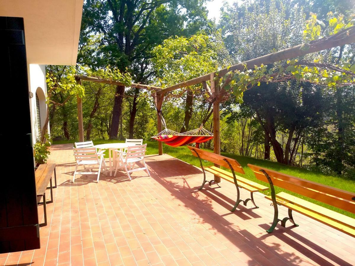 America Nei Boschi B&B Bra Buitenkant foto